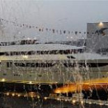 El Pocero bota su megayate mientras la banca se queda con sus viviendas por falta de pago