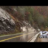 Impresionante desprendimiento de tierras filmado en directo y los reporteros de WDEF se salvan por los pelos