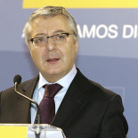 Blanco quiere bajar el sueldo de los controladores a 200.000 euros