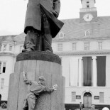 Berlín volverá a mostrar una figura gigante de Lenin y de otros cien políticos que fueron retirados