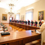 El Vaticano, a los obispos irlandeses: "Reconoced vuestra culpa" sobre la pedofilia