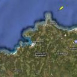 Un buque con mercancías peligrosas, a la deriva frente a Muxía