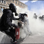 Griegos atacaron el parlamento