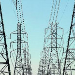 El coste de producir la luz se hunde sin beneficiar al usuario