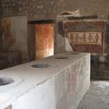 Bar de Pompeya vuelve a abrir sus puertas al público después de 2000 años [Ing]