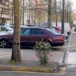 Rebajan la multa a un "gorrilla" que rayó un coche por no ganar lo suficiente con su "profesión"