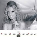 Las azafatas de Air Comet se desnudan en un calendario para recaudar dinero