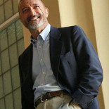 "España es el único país donde los políticos no tienen por qué tener el bachillerato"