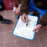 Se inventan en pleno partido la táctica del 'escudo impenetrable'