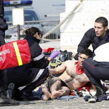 Cae del Arco del Triunfo de París por colgar una pancarta sobre Jon Anza