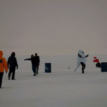 Un español vestido de espermatozoide queda 5º en el Maratón del Polo Norte