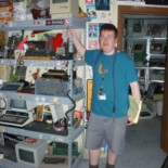 La 4ª temporada de "The IT crowd" solicita equipos de retroinformática para ambientar la serie [Eng]