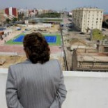 The Guardian recomienda a los británicos visitar el Cabanyal antes de que las máquinas ´hagan un gran agujero´