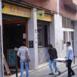 Un bar de Barcelona reclama un millón de euros a los vecinos por "acoso vecinal"