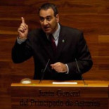 Diputado le dice al arzobispo «que se remangue la falda y arrastre los huevos con los demás»