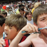 No cepillarse los dientes eleva el riesgo de sufrir enfermedades cardíacas