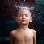 El capitán de un barco de la flotilla afirma que les dispararon antes de abordar el barco [eng]