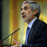 IU pregunta si el gasto para la visita del Papa es lícito en un Estado aconfesional