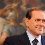 Berlusconi quiere cambiar la Constitución porque 'habla mucho de los trabajadores'