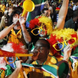 Una mujer suráfricana se hernia la garganta en un concurso de vuvuzelas