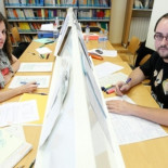 El recorte de la oferta de empleo público: "tras años estudiando de pronto te quedas sin oposición y con un bajón..."