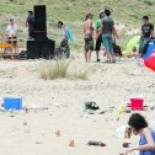 Una fiesta 'rave' convierte en un estercolero el área protegida de las dunas del Carabassí