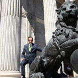 Bono: "Es mucho más progresista crear empleo que subvencionar el paro"