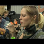 Arrestada durante las protestas de Toronto por lanzar pompas de jabón a la policía