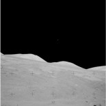 ¿Un ovni volando sobre la Luna? No, un martillo lanzado por un astronauta del 'Apollo 17'