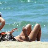 Piden playas sin ´top-less´ para uso familiar