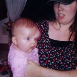 Una pareja enfrenta cargos criminales por negar atención médica a su hija esperando una "sanación divina" (ENG)