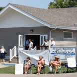 Protestas de strippers bailando frente a una iglesia, en respuesta a las de los feligreses frente a su strip club [en]