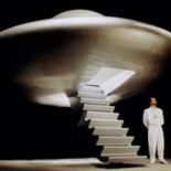 Raelianas semidesnudas se manifestarán por el derecho de ir en topless