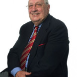 Ha fallecido Carlos Mendo, veterano periodista de EL PAÍS y uno de sus fundadores