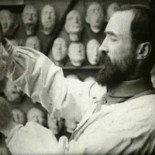 Los hombres con los rostros rotos