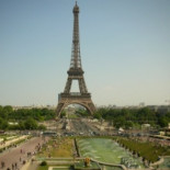 Evacúan a 25.000 personas de la torre Eiffel y Campo de Marte por un aviso de bomba