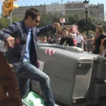 Los antisistema expulsan a Berto de Buenafuente al grito de "esquirol"