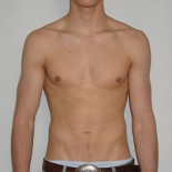 Despiden a un modelo por comerse un cruasán