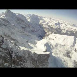 Parapente + Skis + un par = Paraski o Speedflying. Impresionante/Suicida
