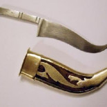 Permiten a  estudiantes Sikh asistir a clase con sus cuchillos ceremoniales (eng)