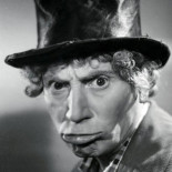 Harpo Marx, la vida enmudecida de un charlatán