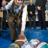 Cospedal se niega a aclarar por qué cobró un 30% más en 2009