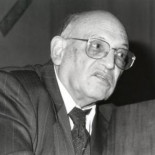 El Pleno de la Real Academia Española da marcha atrás en sus reformas ortográficas