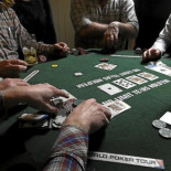 La policía acaba con los torneos de póquer en los bares de Zaragoza