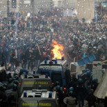 La protesta contra Berlusconi en Roma degenera en guerrilla urbana