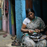 Los microcréditos ahogan en deudas a muchos pobres en la India