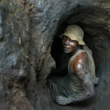 El material nuclear circula sin control en el corazón de África