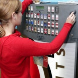 Hosteleros vascos llaman a retirar las máquinas de tabaco de los bares como protesta