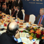 China se compromete a comprar 6.000 millones de deuda española