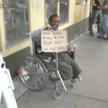 Este 'sin techo' tiene mucho sentido del humor [ENG]